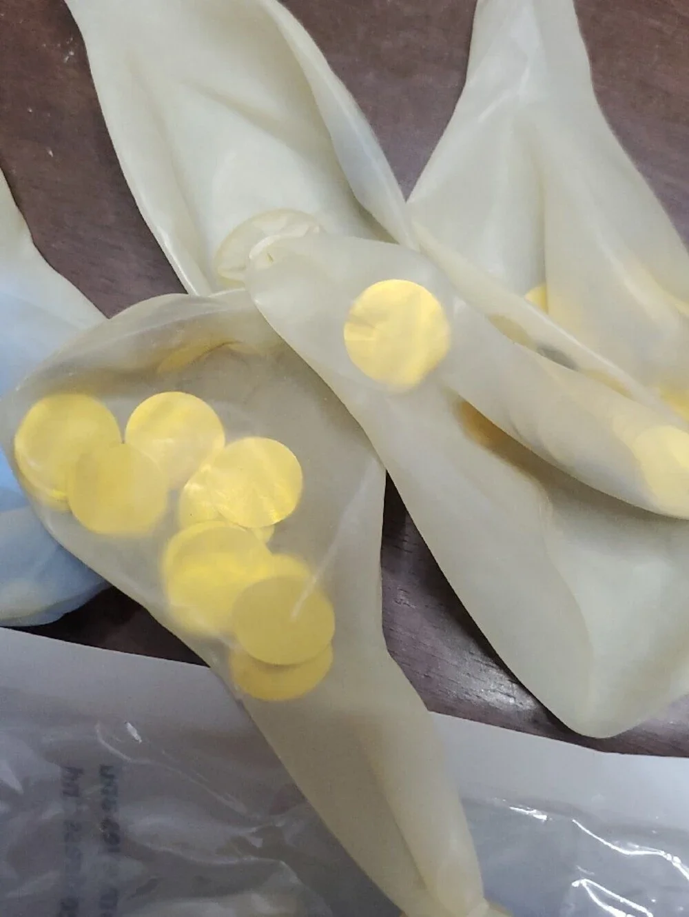 Mixed Blue and Pale Yellow Latex Balloons With Confetti Inside - Party Pack